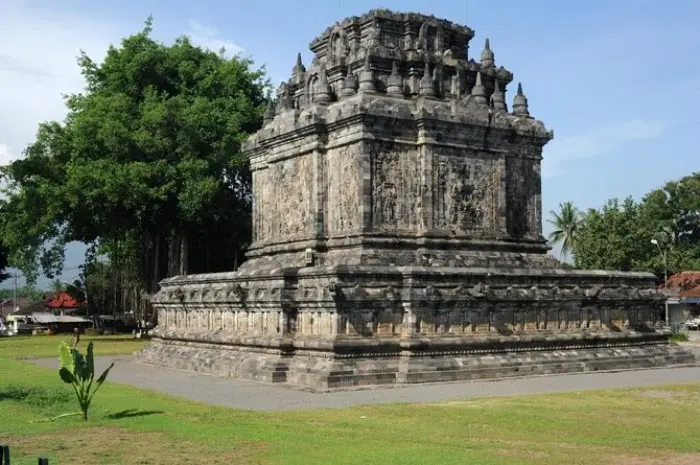 Mendut Temple Malang